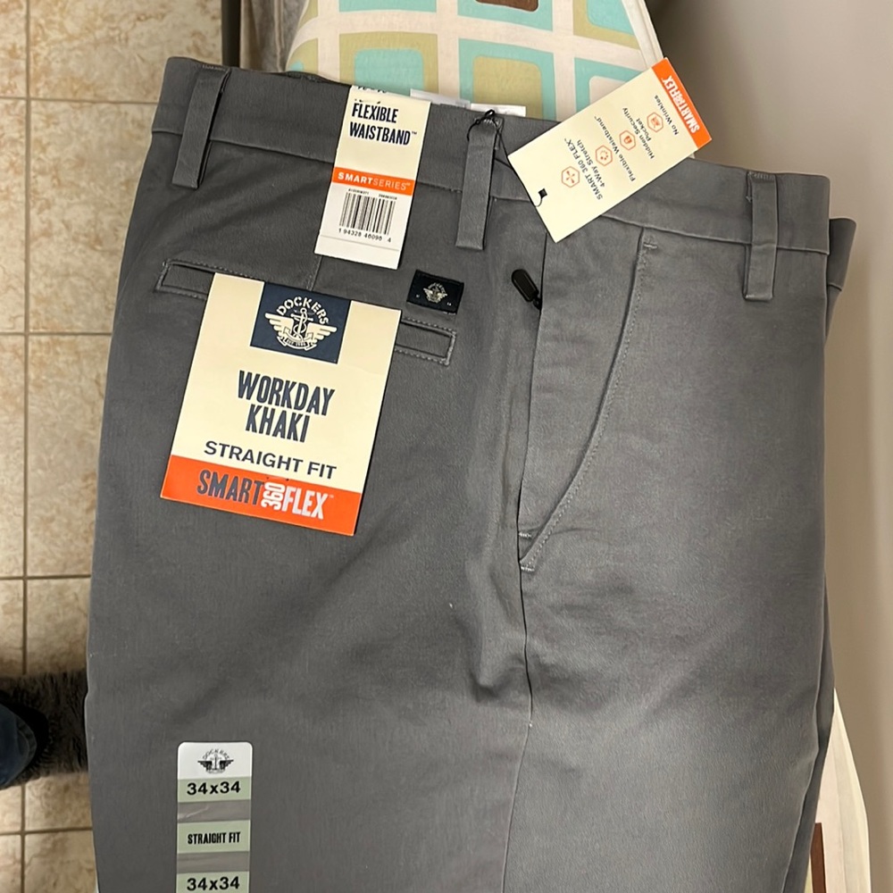 Dockers workday khaki’s